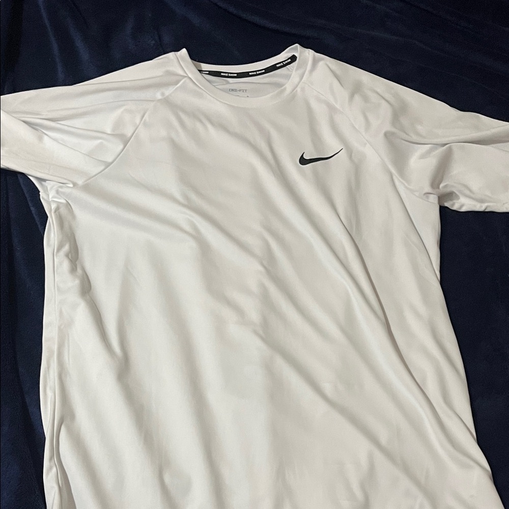 Nike Men's White Short Sleeve Tee medium